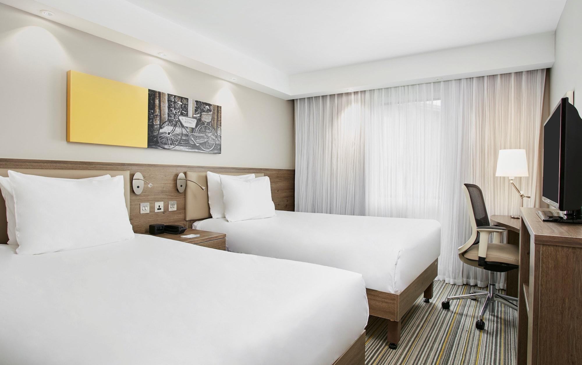 Готель Hampton By Hilton Оксфорд Екстер'єр фото